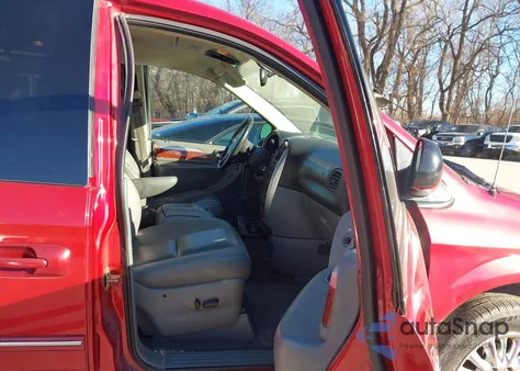 2005 Chrysler Town & Country Limited z USA, uszkodzony, nr VIN 2C8GP64L95R562993